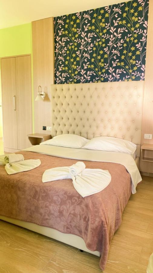 Pilo Lala Hotel Lushnjë Eksteriør bilde
