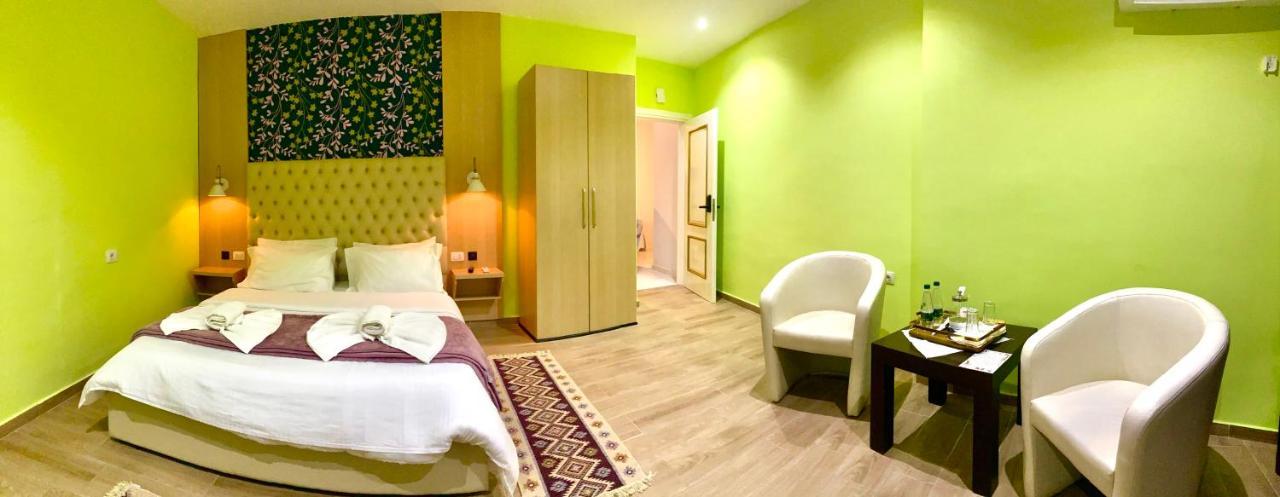 Pilo Lala Hotel Lushnjë Eksteriør bilde